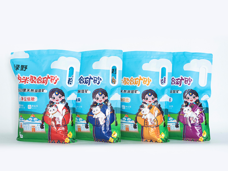 Nano-polymer mineral cat litter